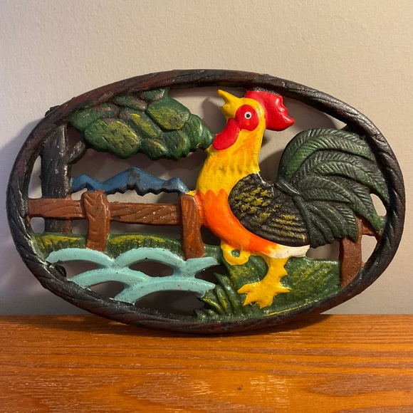 Cast Iron Painted Rooster Trivet with Colourful Farmyard Scene - Hot Pot Stand - Picture 1 of 16